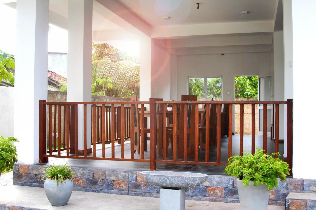 Himawari Beach Villa Matara Exterior photo
